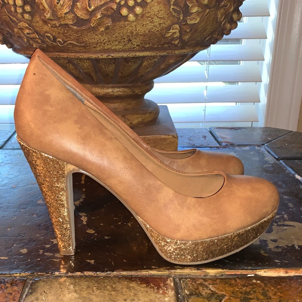 High Heel fashion shoes by Madden Girl SIze 9